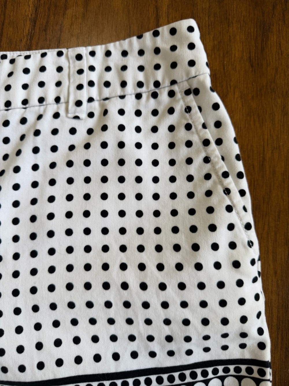 LOFT White Shorts with Black Polka Dot Border slash pockets - Picture 3 of 7
